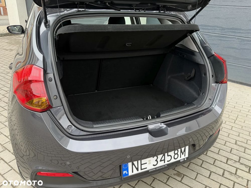 Kia Ceed - 27