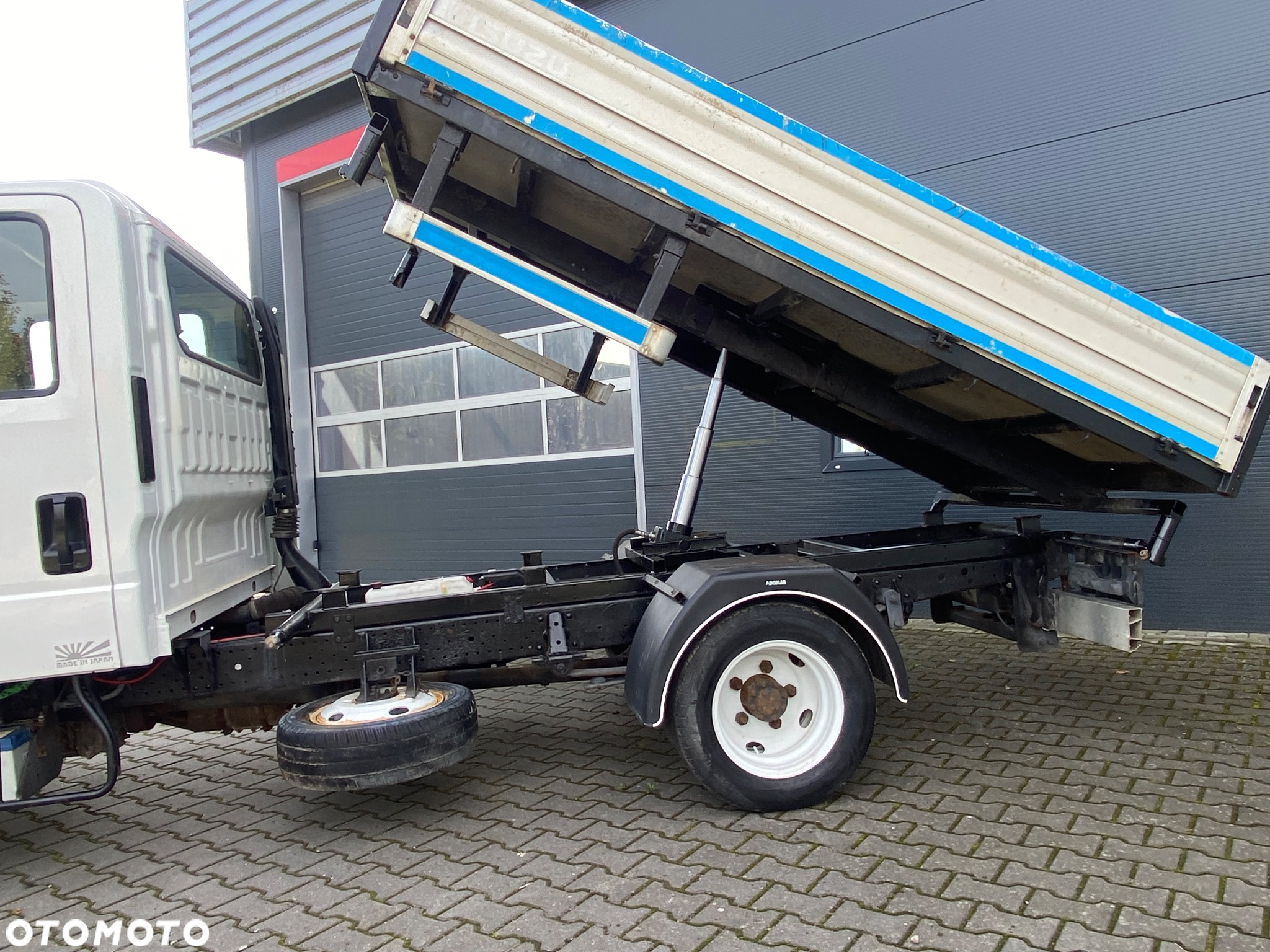 Mitsubishi Fuso - 4