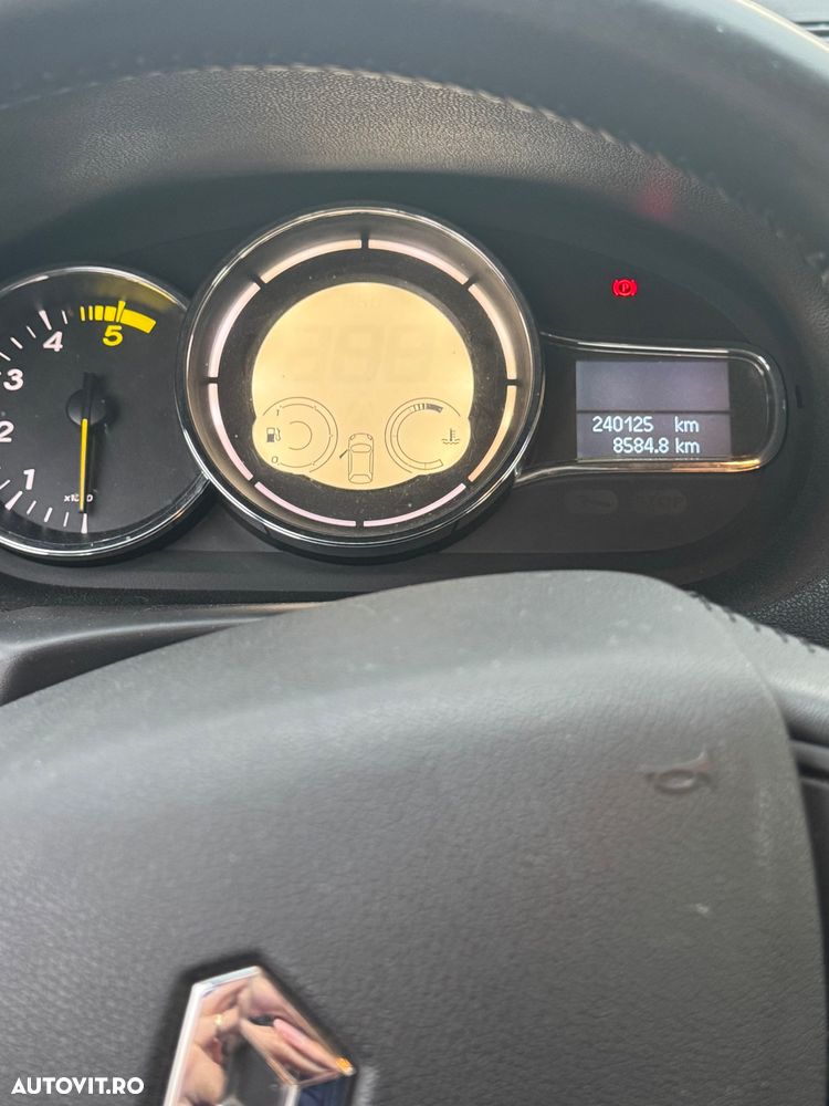 Renault Megane 1.5 dCi Dynamique - 8