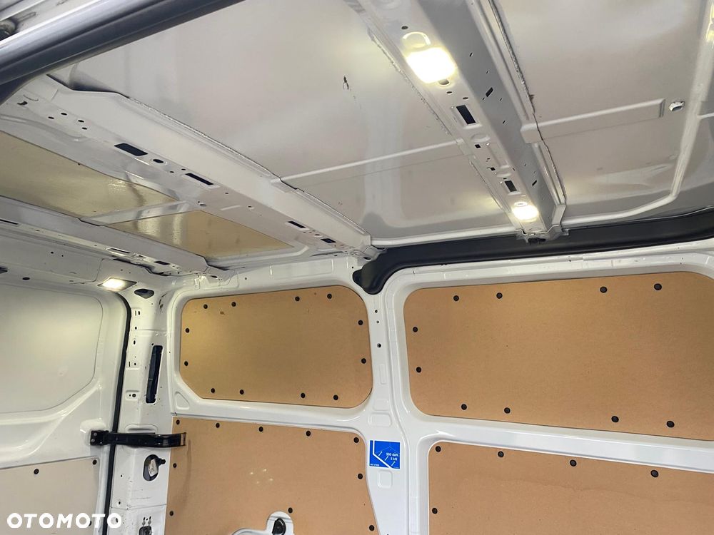 Ford TRANSIT CUSTOM - 23