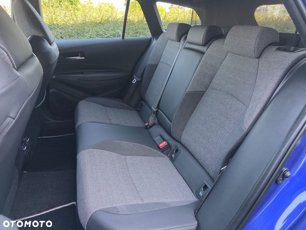 Toyota Corolla 1.8 Hybrid Style - 18