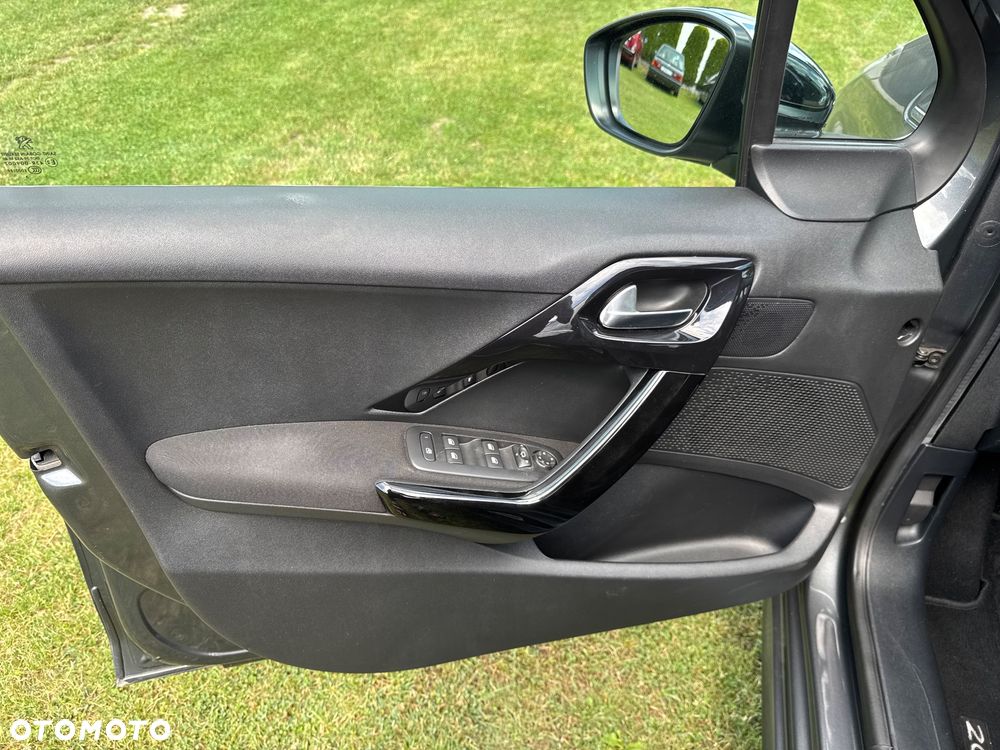 Peugeot 208 PureTech 82 Allure - 15