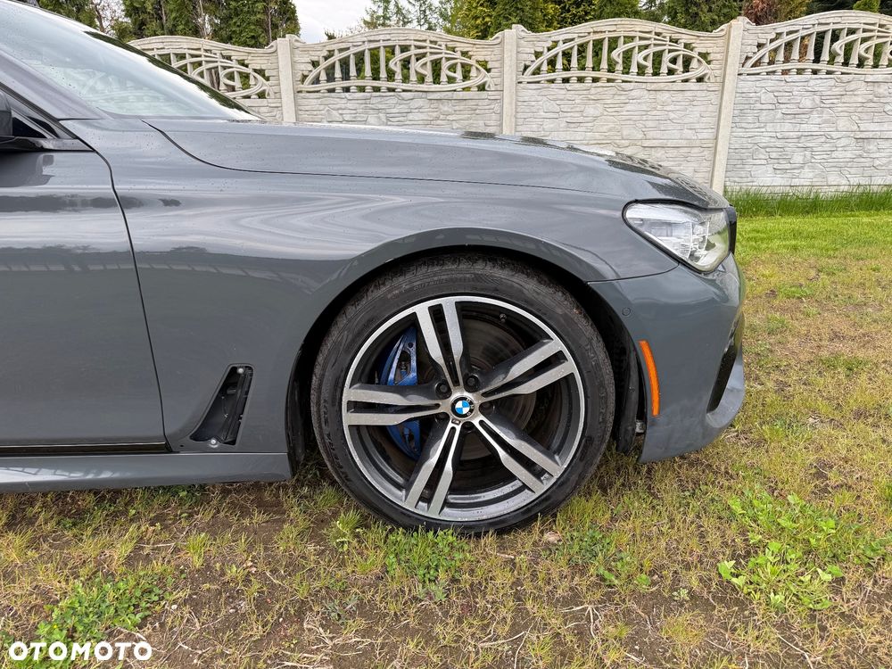 BMW Seria 7 750Li - 24