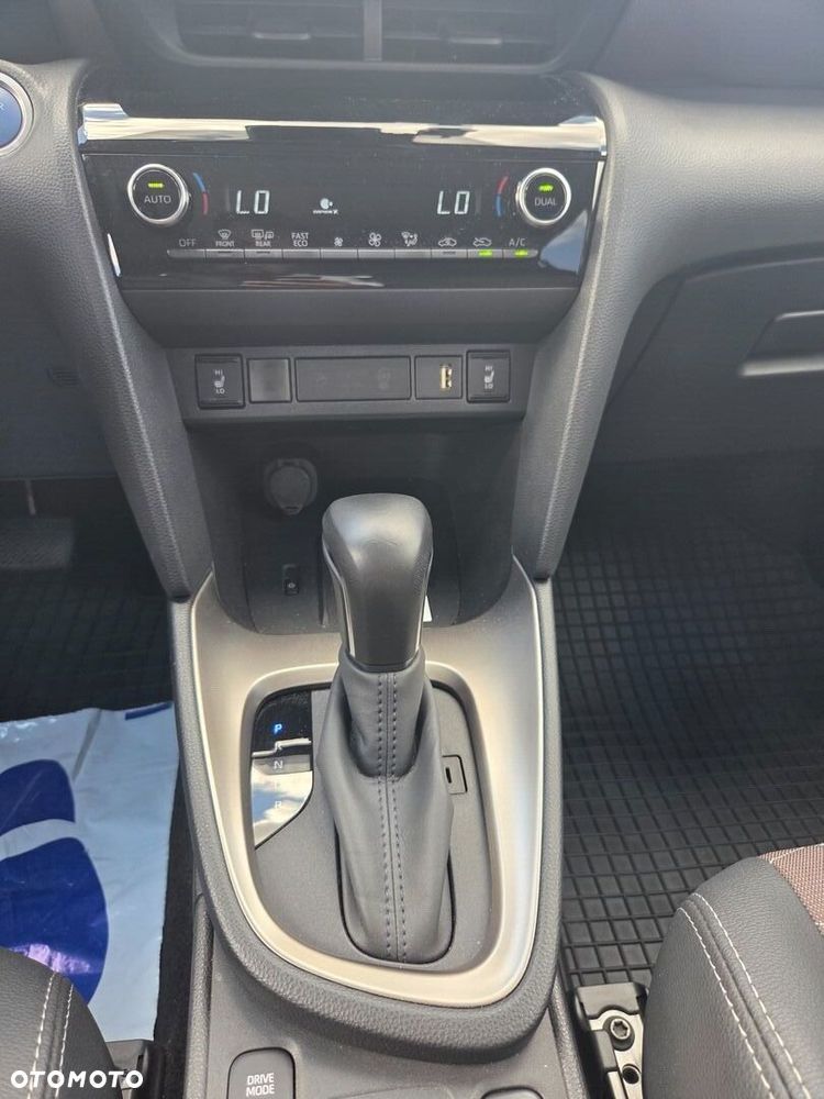 Toyota Yaris Cross - 19