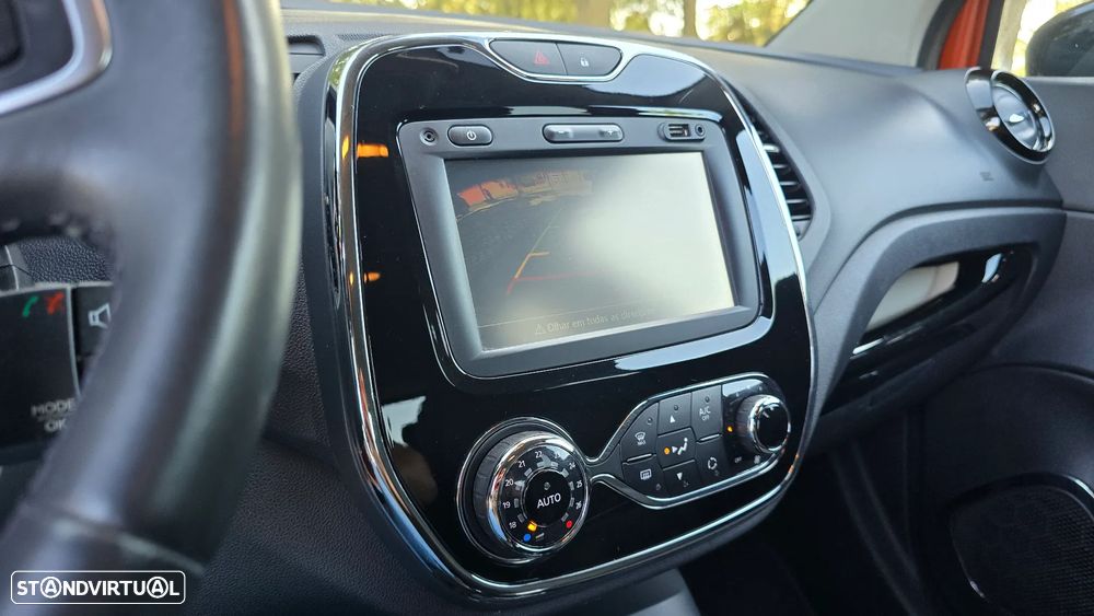Renault Captur 1.5 dCi Initiale Paris EDC - 48