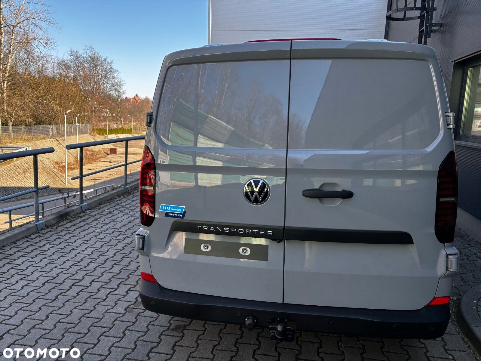 Volkswagen Transporter 2.0 TDI 150 KM 8-b automat. L1 - 38