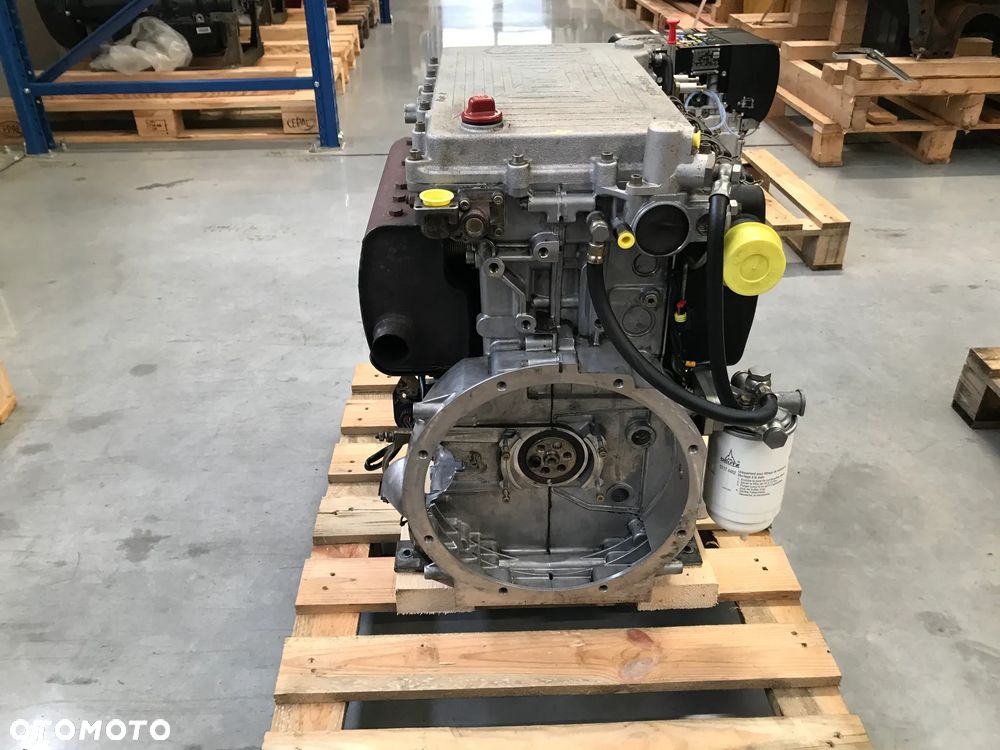 SILNIK HATZ 4W35 19,9 kW 8942netto - 6
