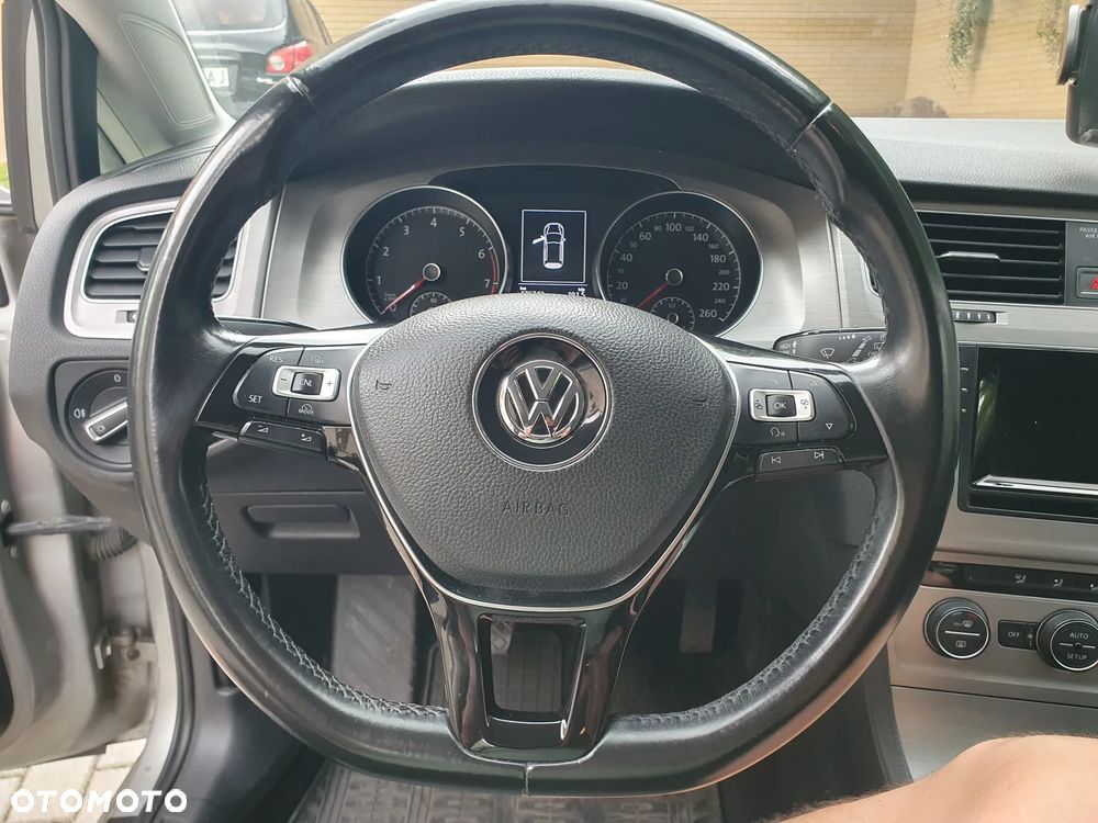 Volkswagen Golf 1.2 TSI BMT Comfortline - 25