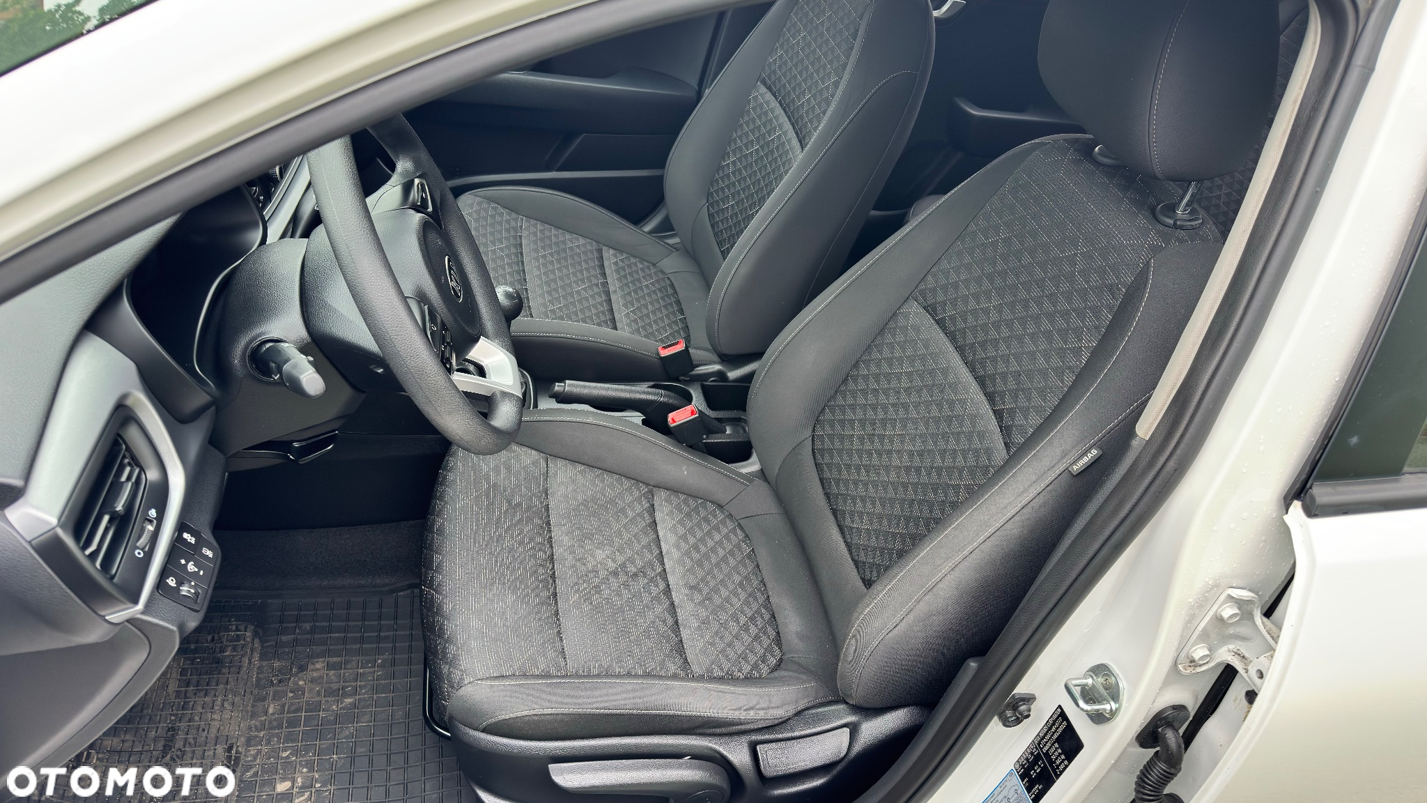 Kia Rio 1.2 Attract - 12