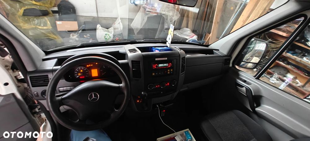 Mercedes-Benz Sprinter - 5