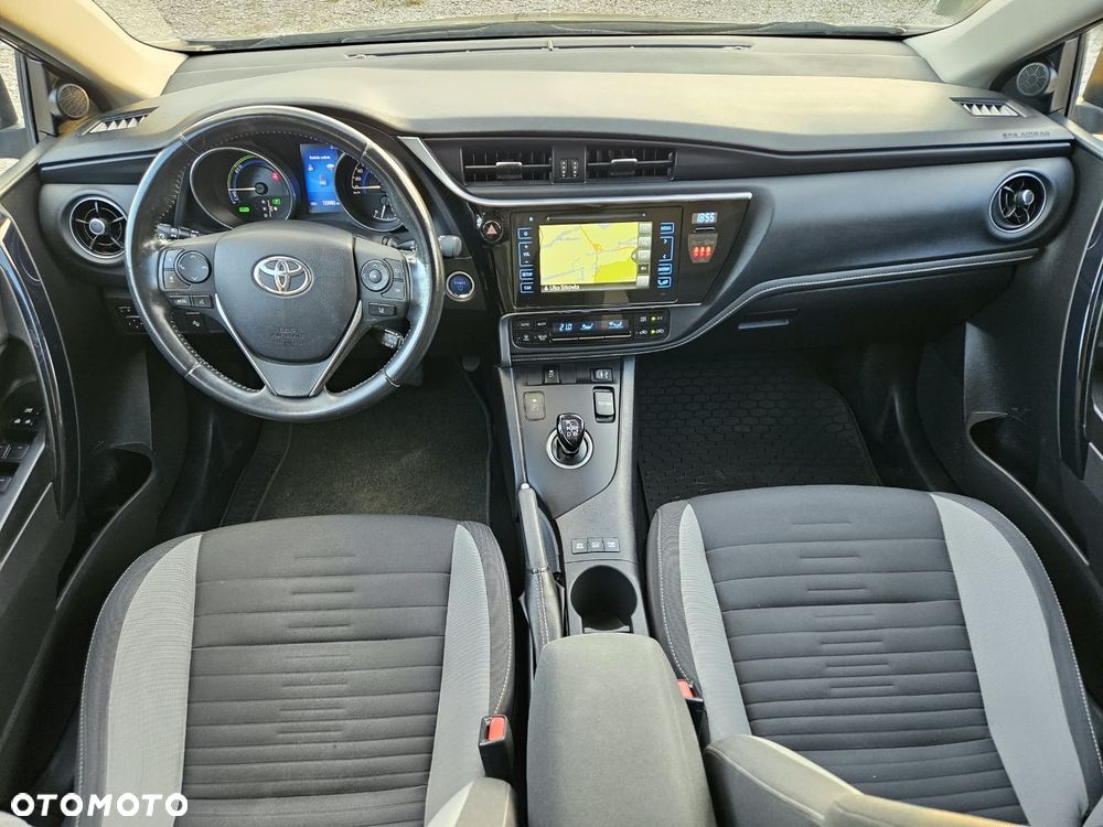 Toyota Auris - 12