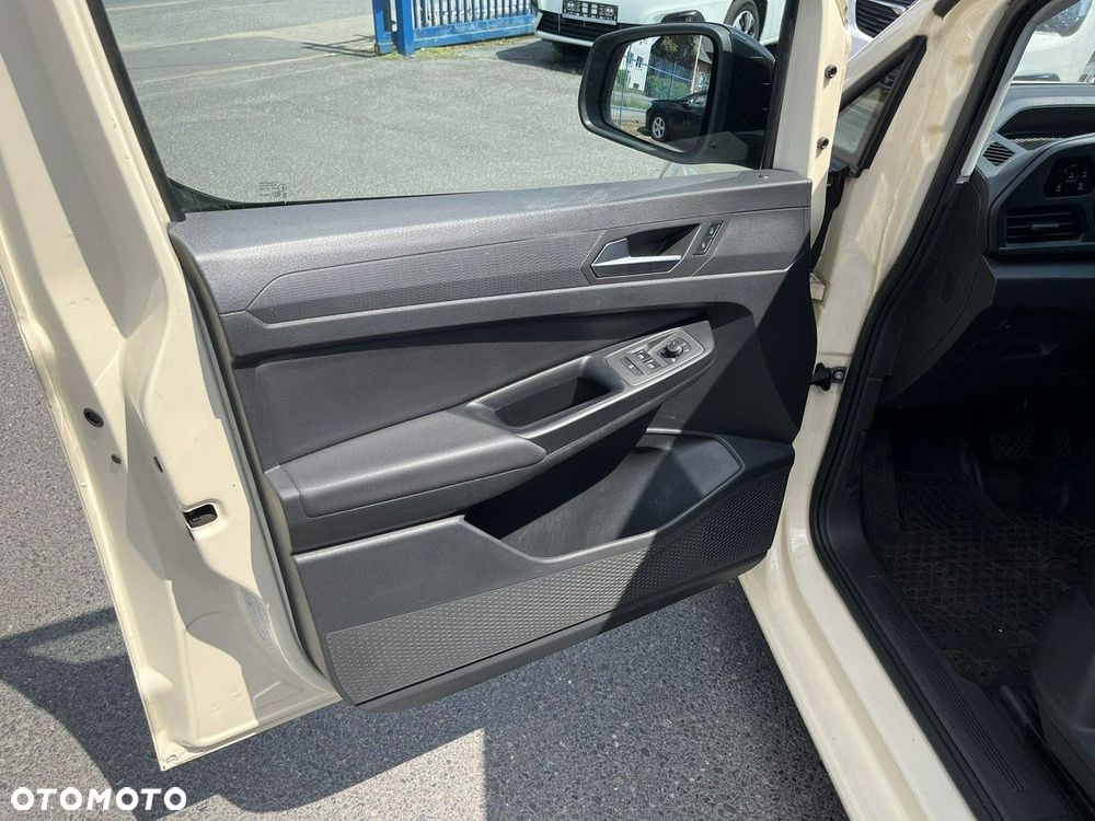 Volkswagen Caddy - 10