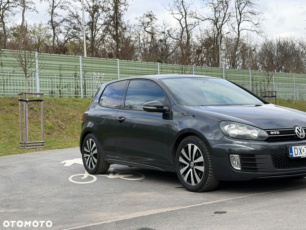 Volkswagen Golf - 5