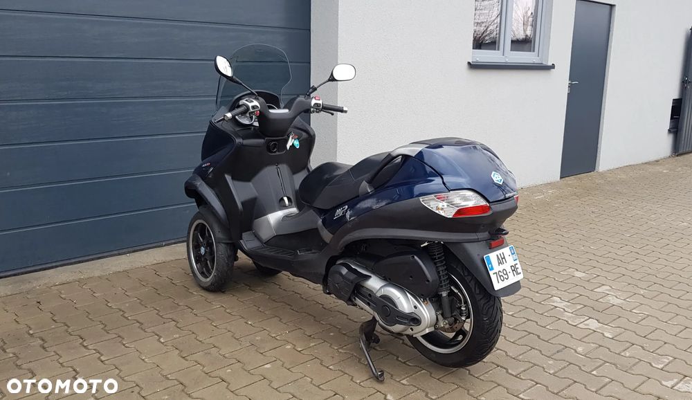 Piaggio MP-3 - 7