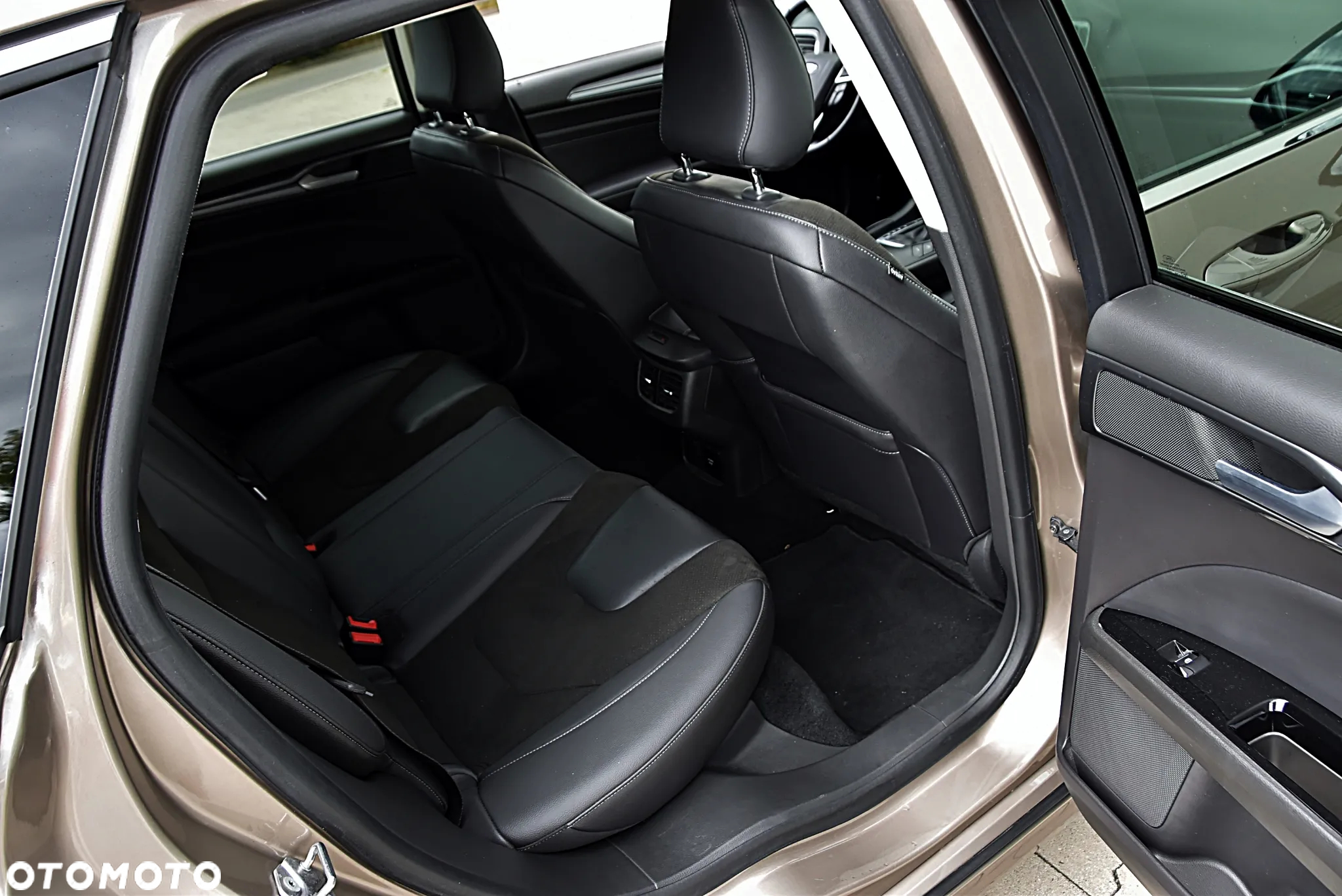 Ford Mondeo 1.5 EcoBoost Titanium - 24