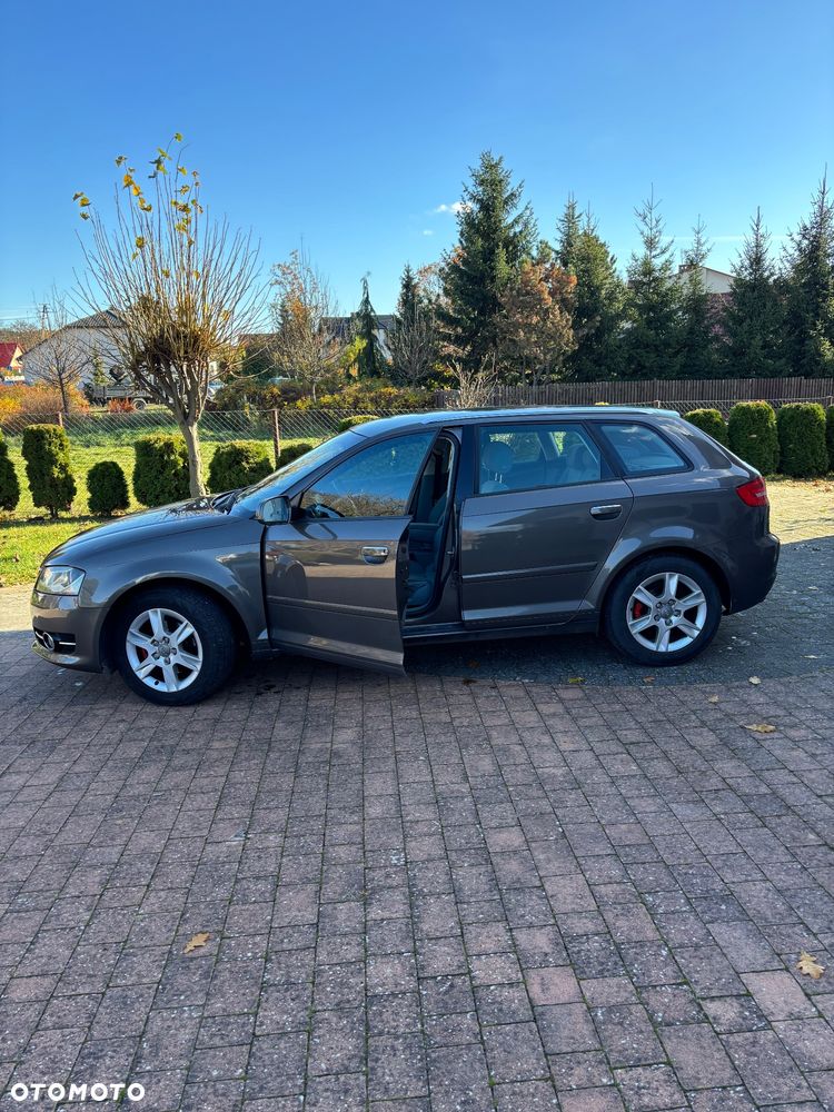 Audi A3 Sportback 1.2 TFSI Attraction - 4