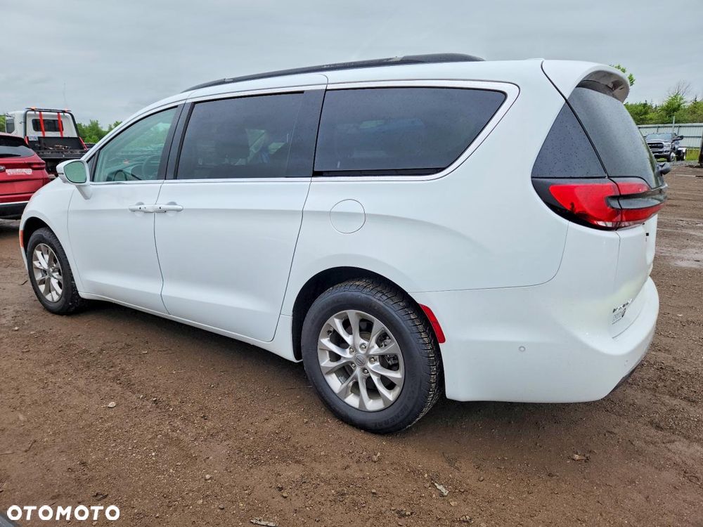 Chrysler Pacifica - 3