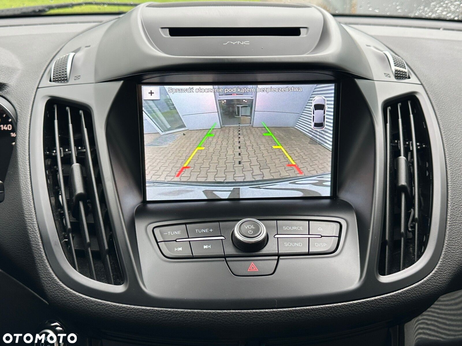 Ford Kuga - 28