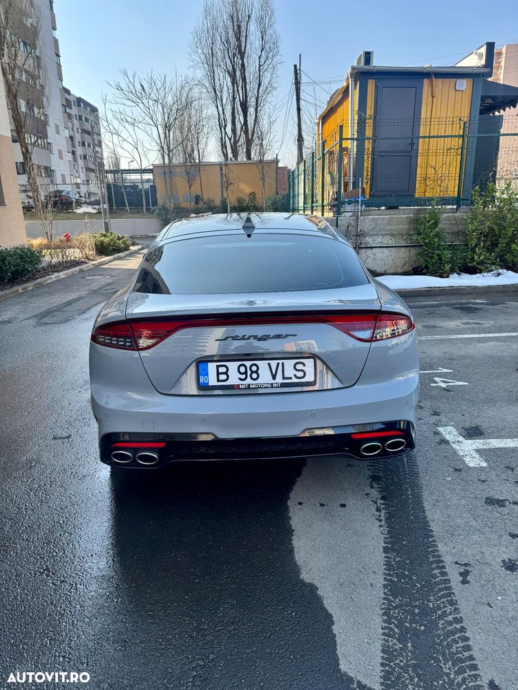 Kia Stinger - 3