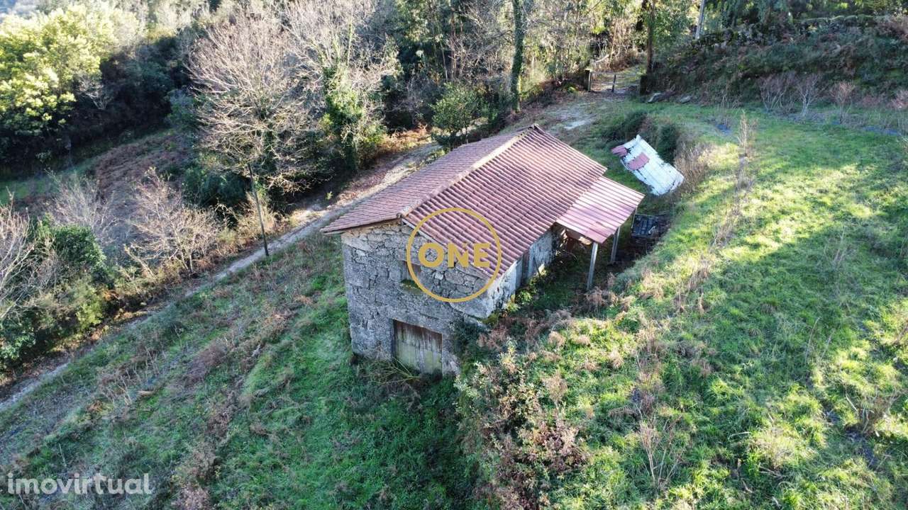 Terreno c/ Ruina - Grande imagem: 2/19