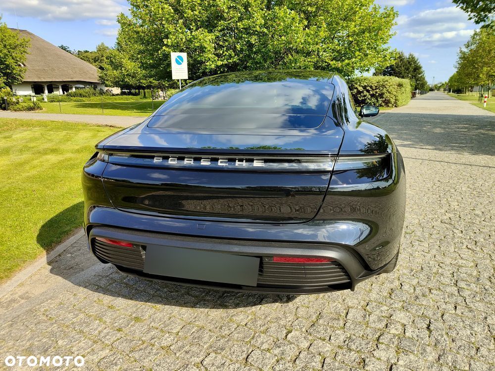 Porsche Taycan Performance Plus - 5