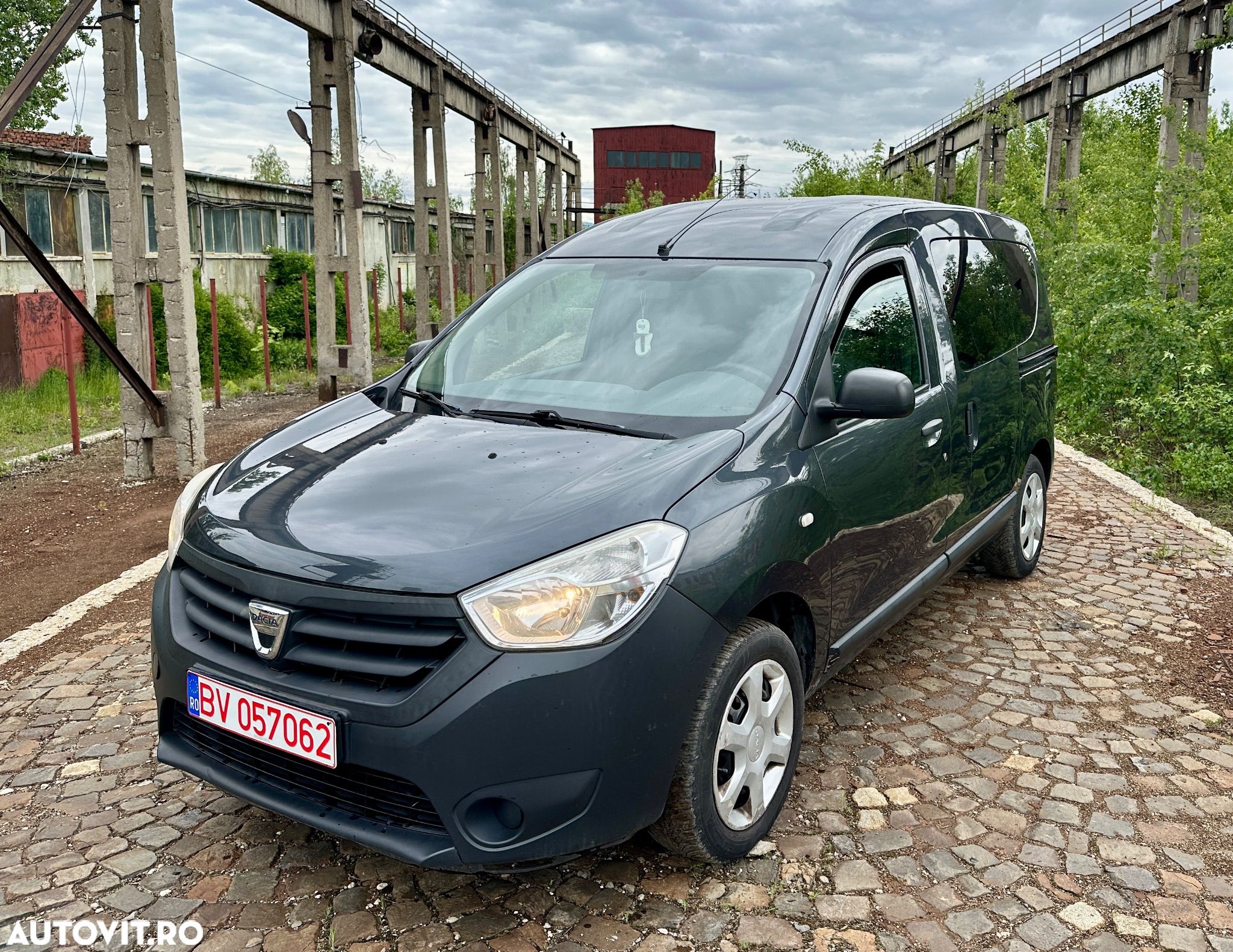 Dacia Dokker 1.2 TCe 115 CP Laureate - 1