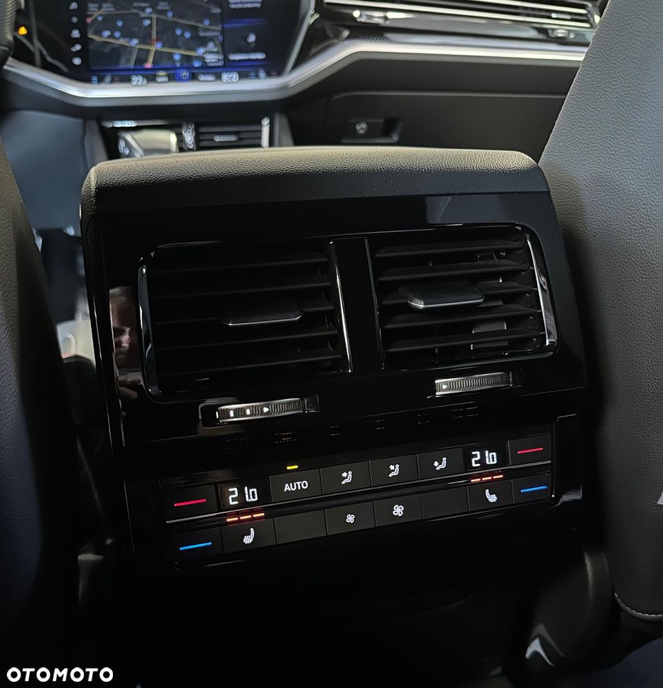 Volkswagen Touareg 3.0 V6 TDI 4Motion R-Line - 29