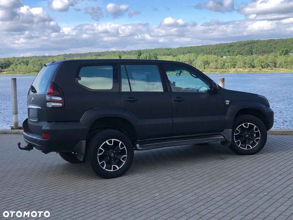 Toyota Land Cruiser - 32