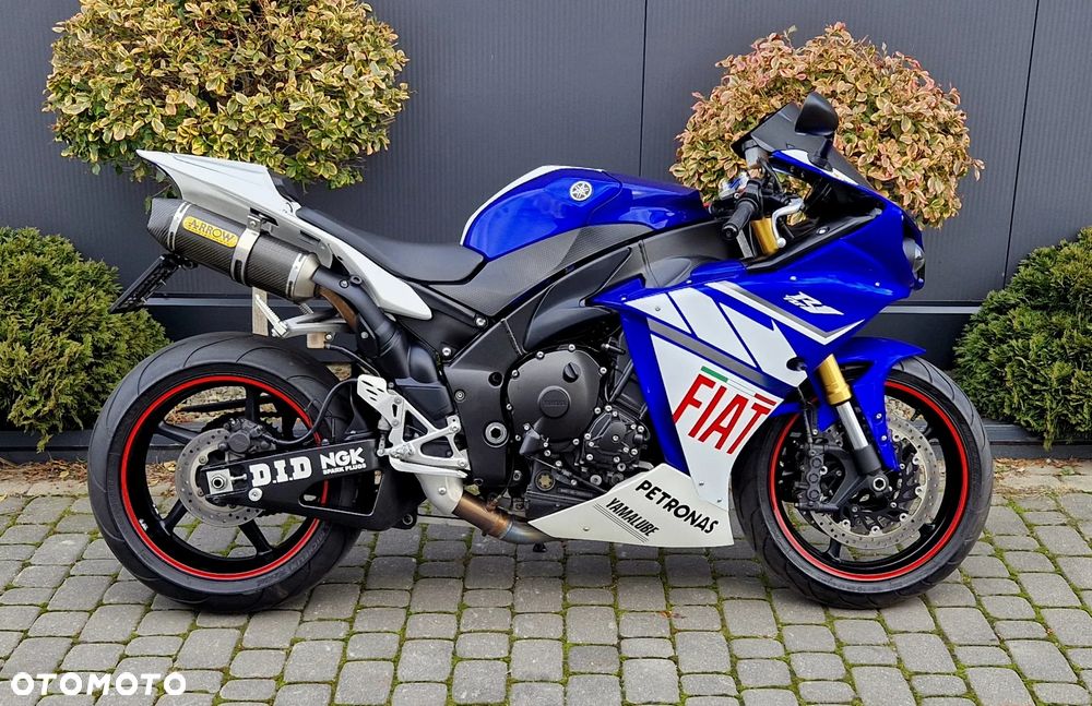 Yamaha R1 - 2