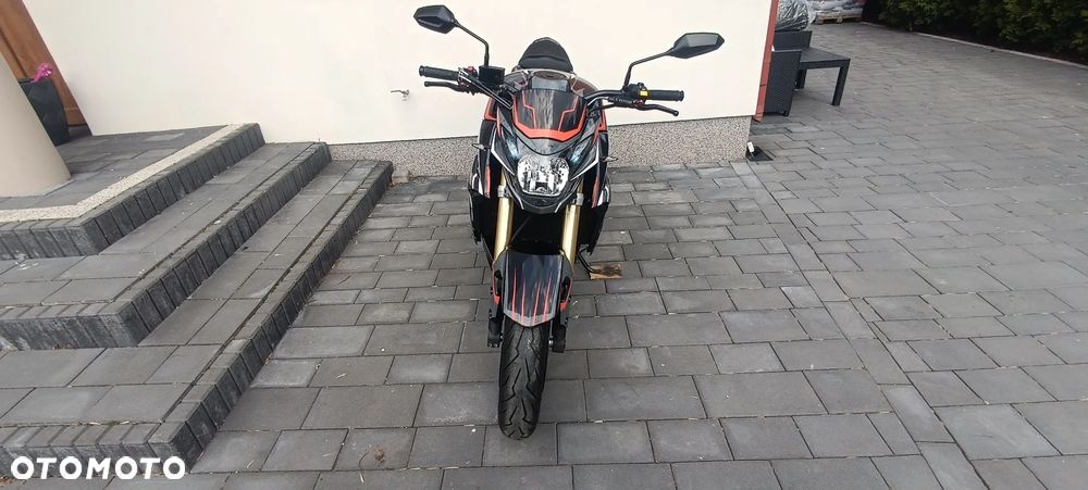Suzuki GSR - 9