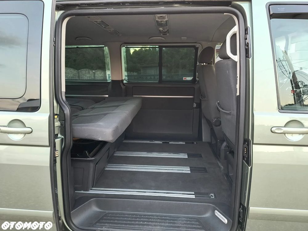 Volkswagen Multivan - 17