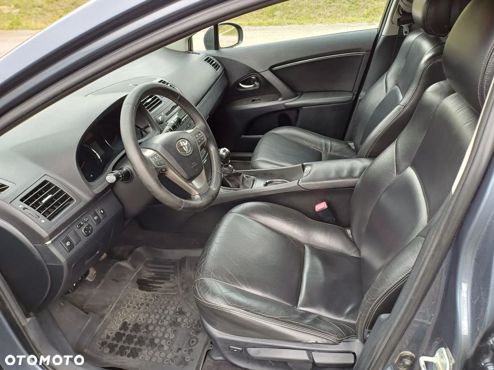 Toyota Avensis - 11