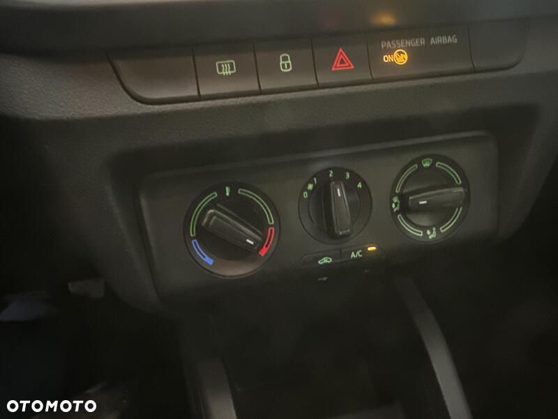 Skoda Fabia 1.0 Ambition - 17