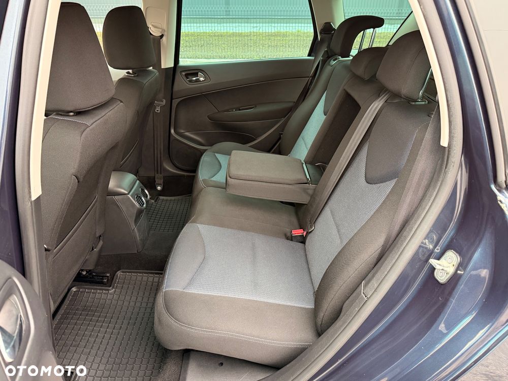 Peugeot 308 1.6 Premium Plus - 27