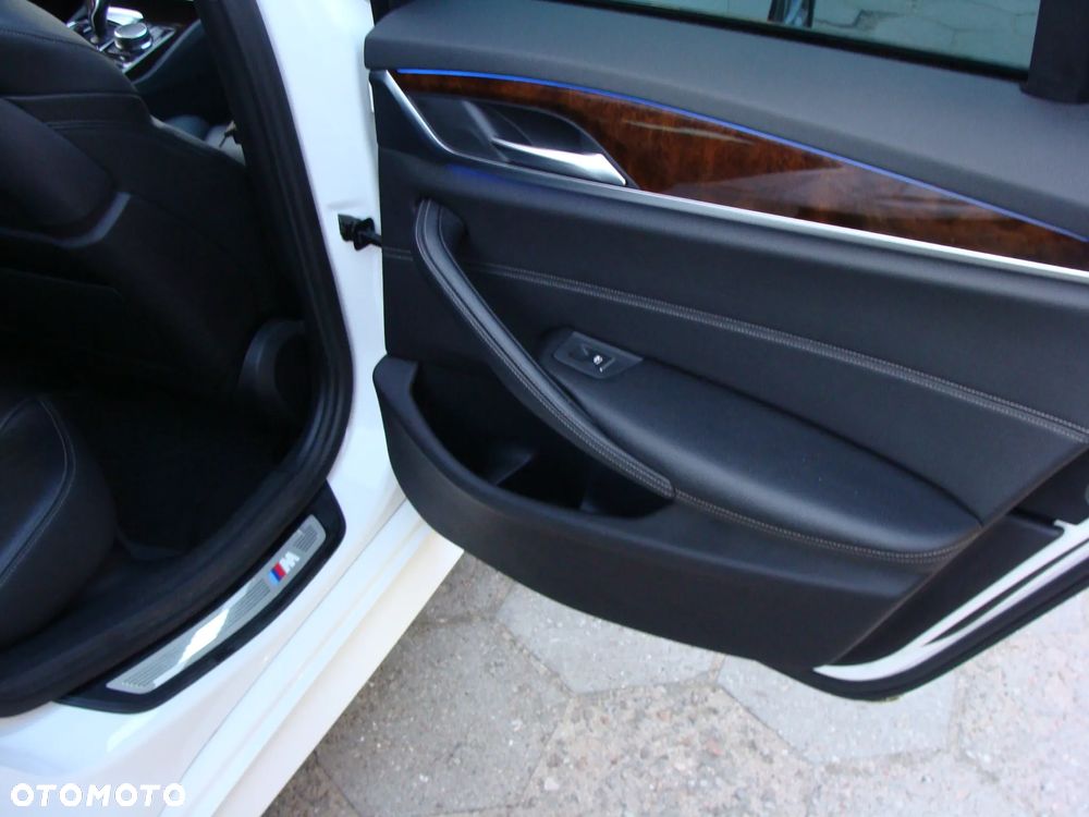 BMW Seria 5 520d xDrive M Sport sport - 25