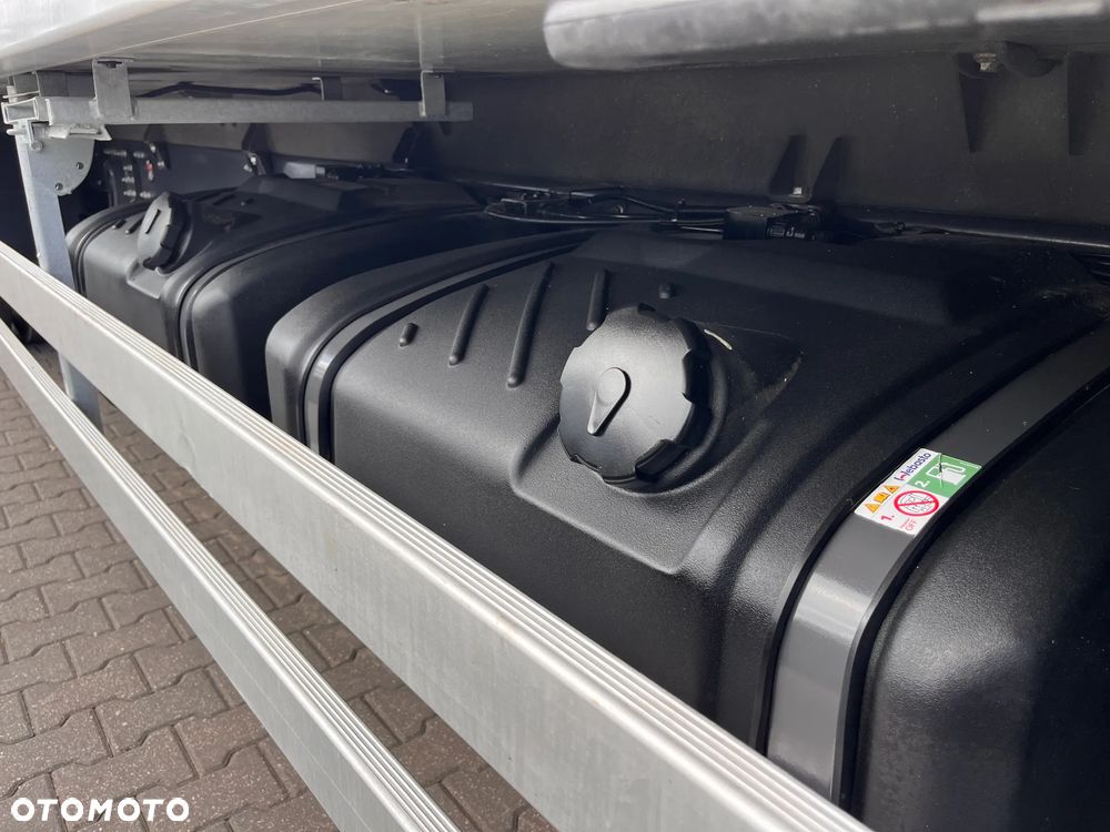 Renault D 256KM / DMC 18 / CHŁODNIA + WINDA / SALON POLSKA / FV 23% - 22