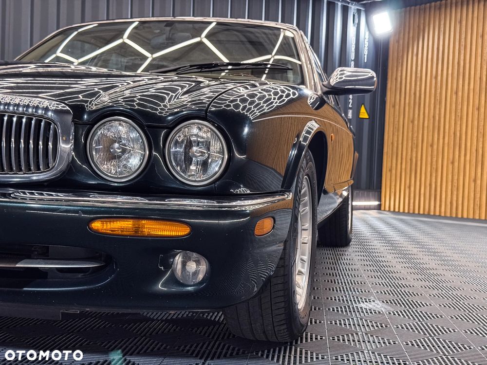 Jaguar Daimler 8 - 9