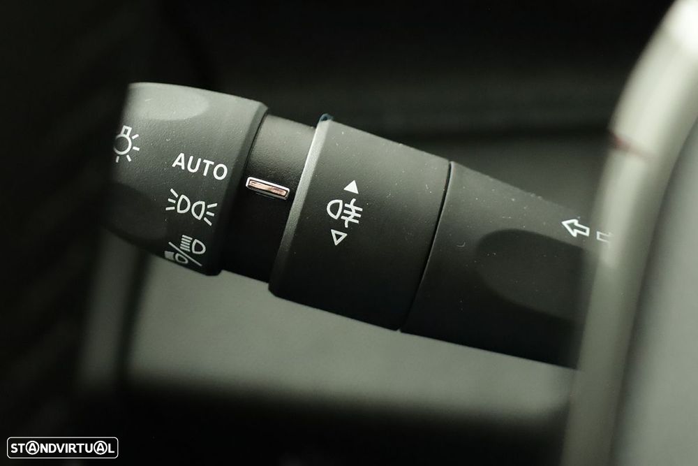 Peugeot 408 1.6 Hybrid Allure e-EAT8 - 17