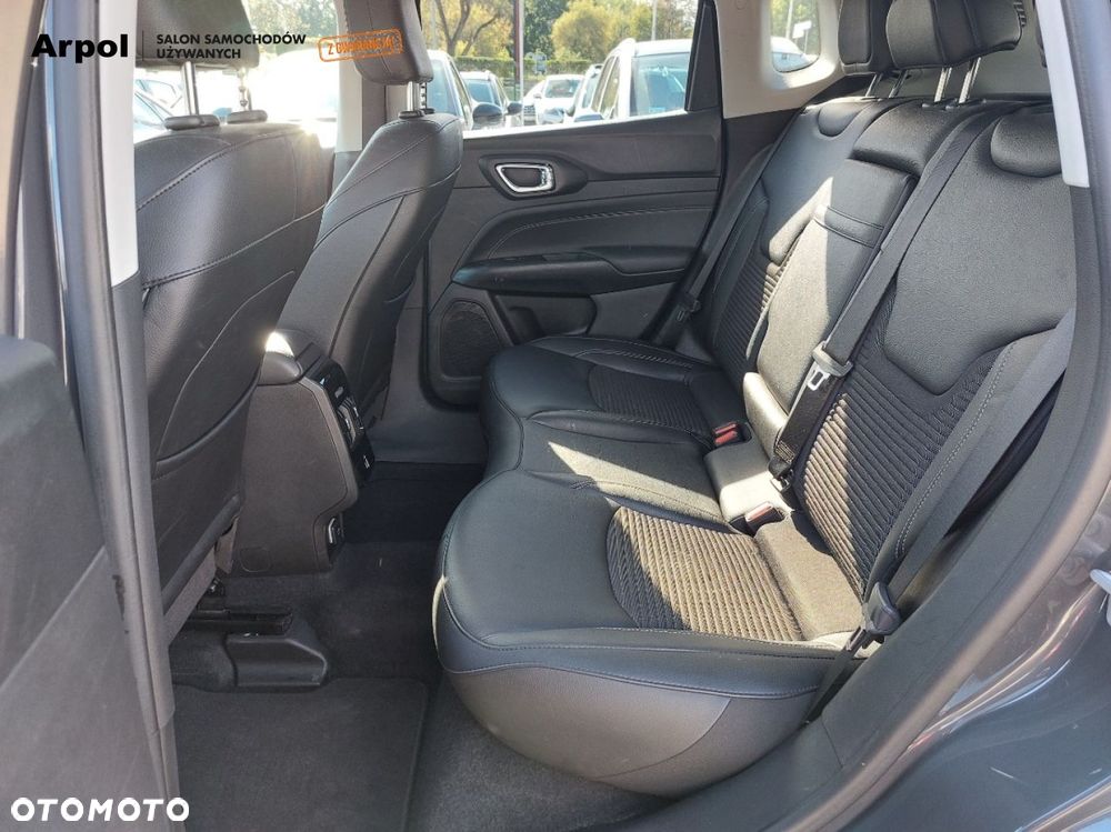 Jeep Compass - 28