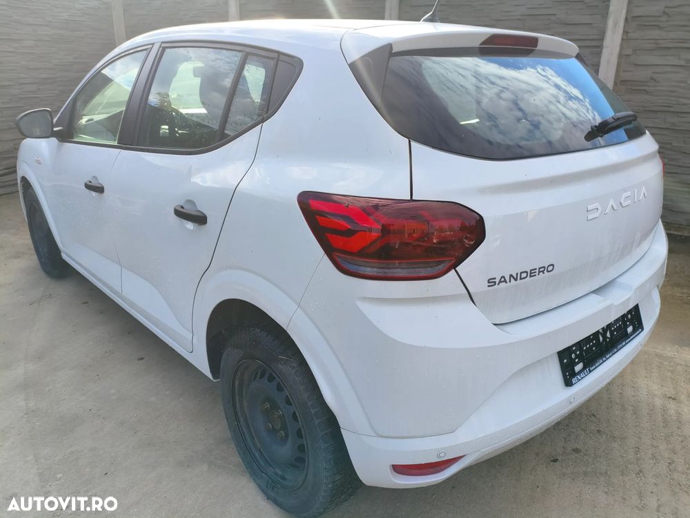 Dacia Sandero TCe 90 Essential - 7