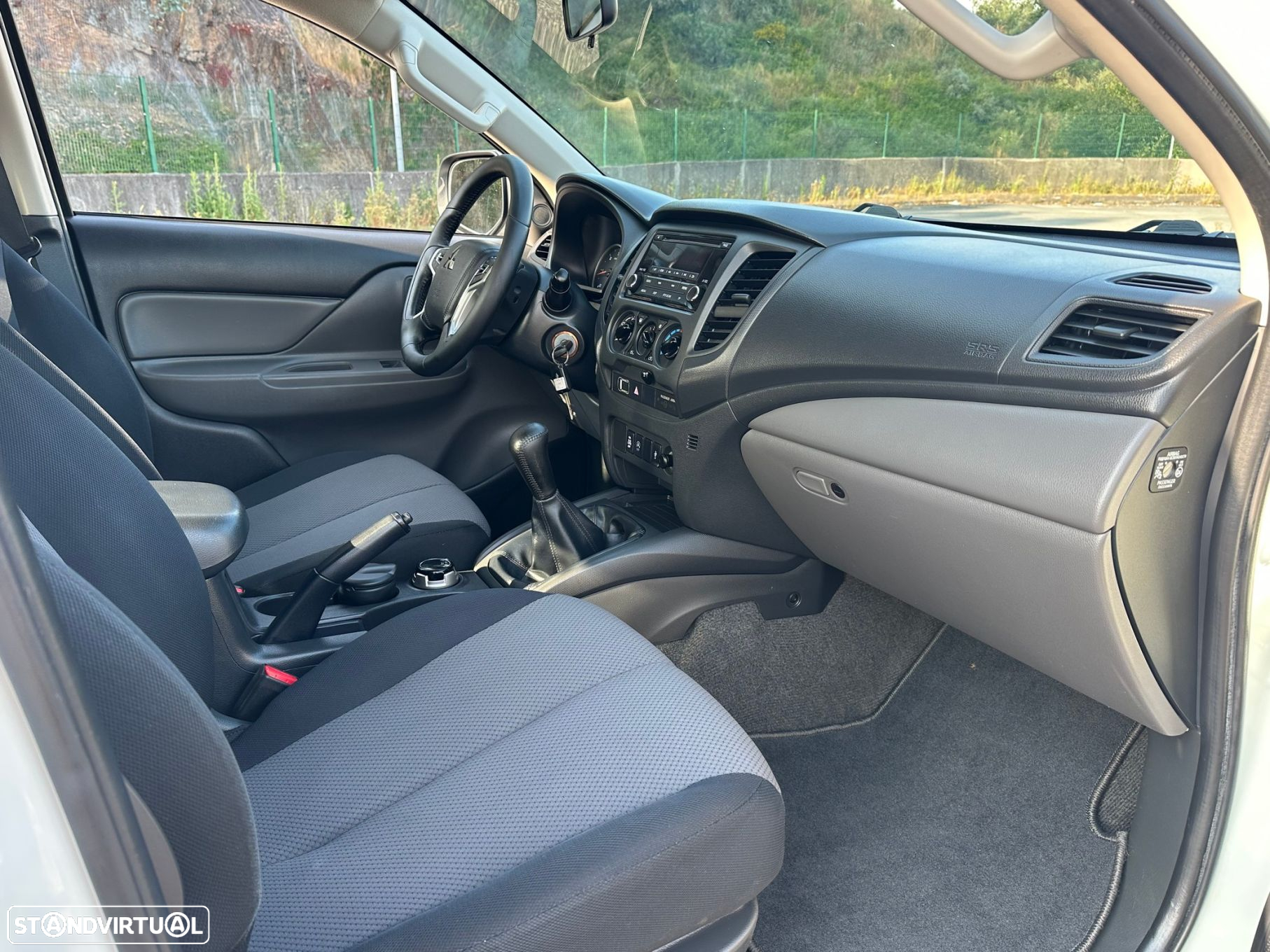 Mitsubishi L200 2.4 DI-D CD Invite 4WD - 19