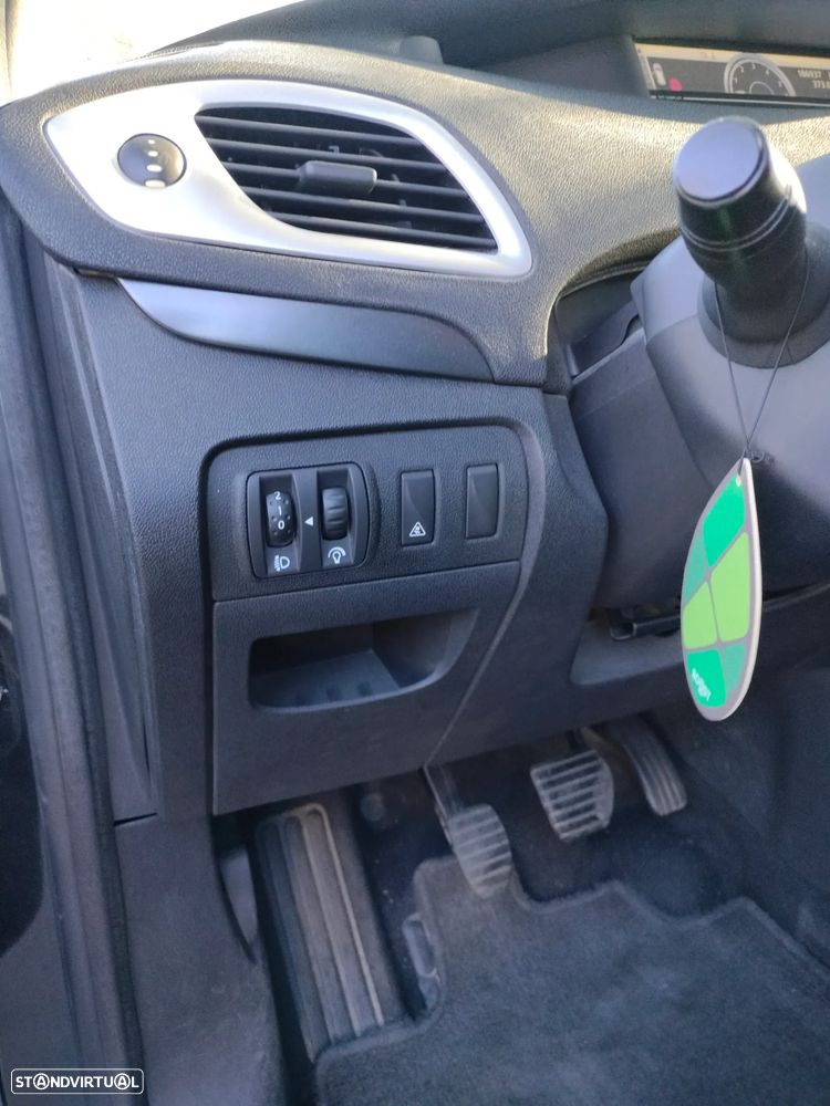 Renault Grand Scénic 1.5 dCi Dynamique S 7L - 17