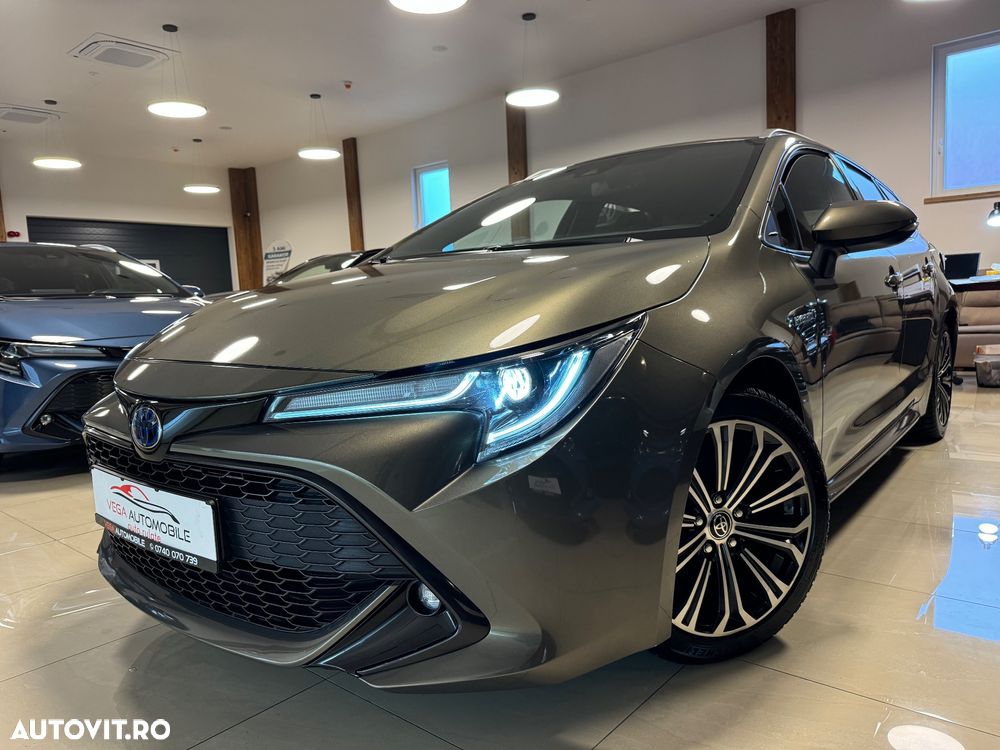 Toyota Corolla 1.8 Hybrid Team Deutschland - 2