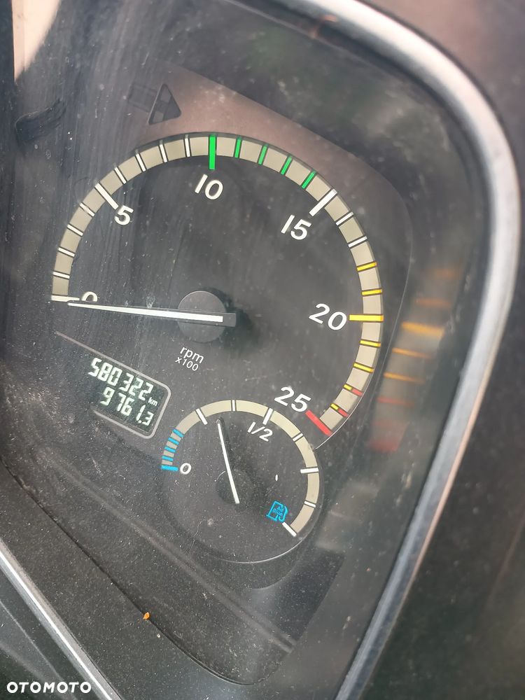 Mercedes-Benz ACTROS - 10