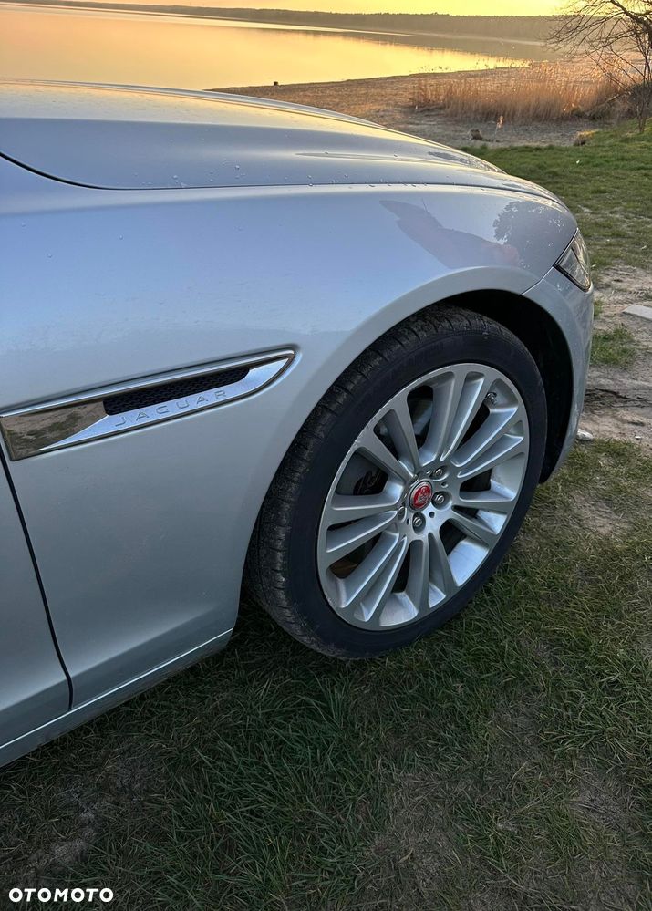 Jaguar XF 3.0 TDV6 Prestige - 10