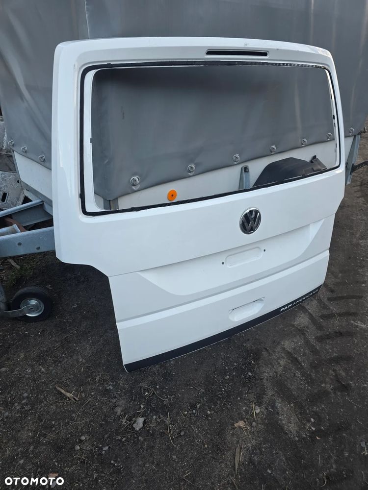 Klapa tyl vw t6 - 2