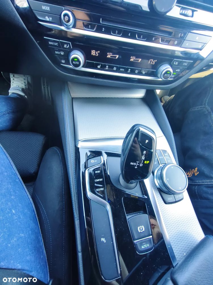 BMW Seria 5 520d xDrive M Sport sport - 22