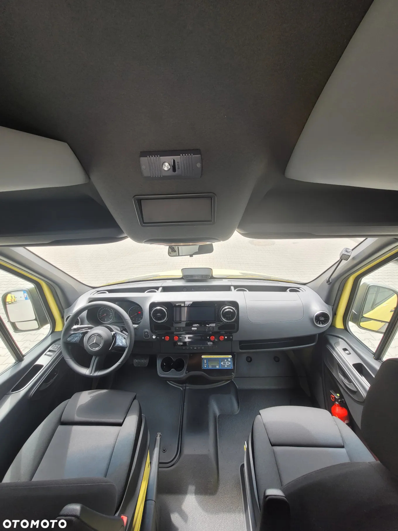 Mercedes-Benz Sprinter - 14