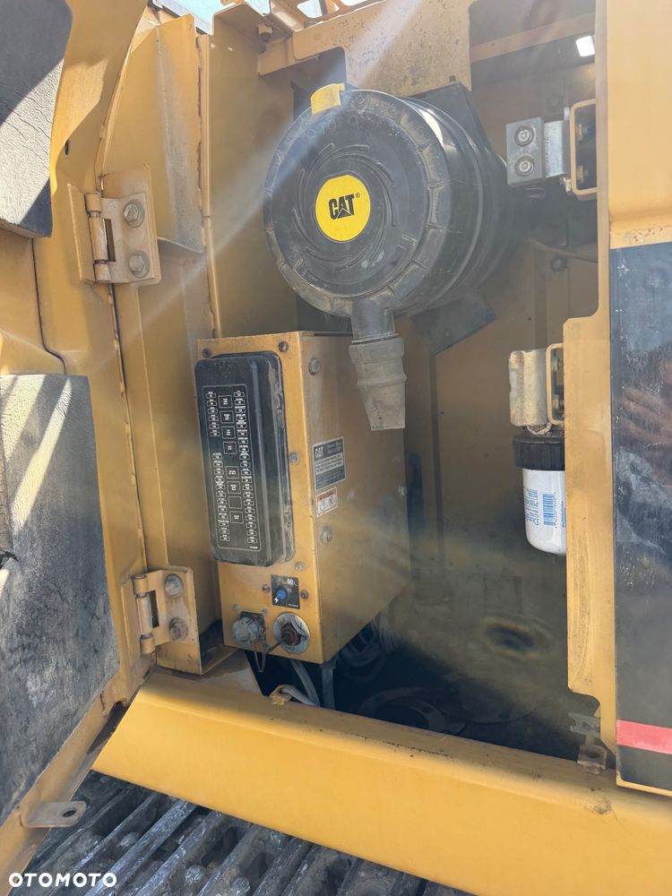 Caterpillar 318 CL - 10