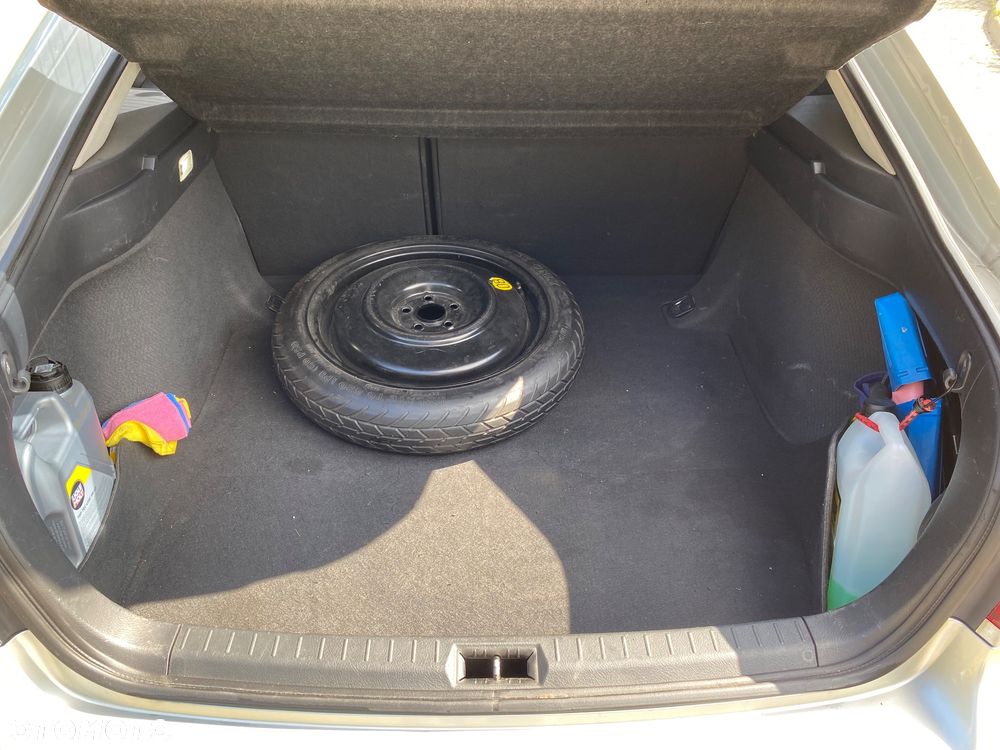 Toyota Avensis 1.8 VVT-i Sol - 14